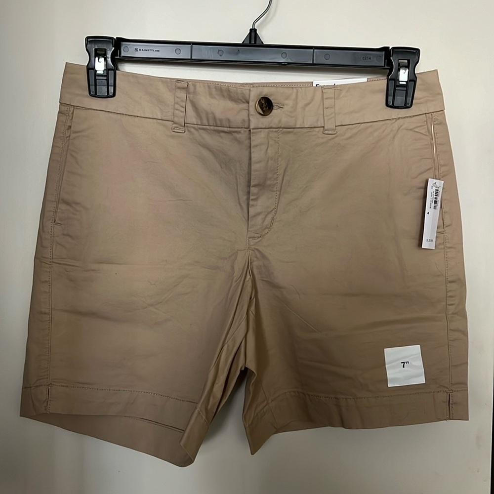 NEW Old Navy Every Day Short - Khaki Size 4